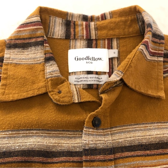 🔥 SALE Goodfellow Women’s SM Flannel Button down - Picture 6 of 10
